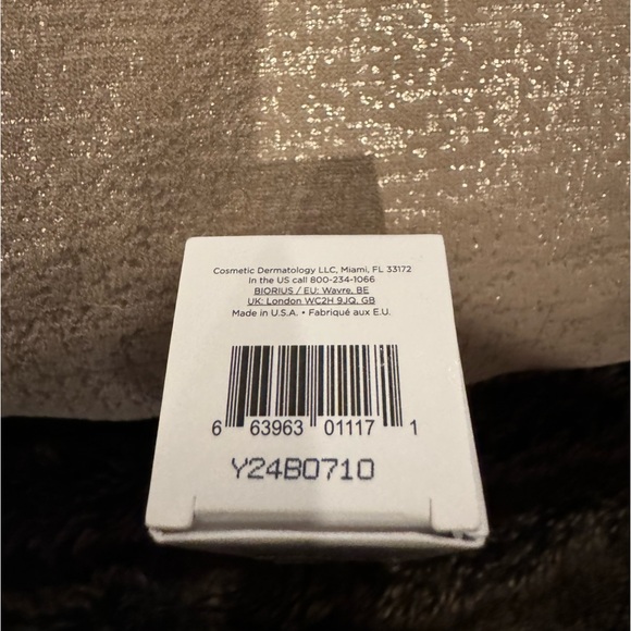 dr. b lab
HYDRATING SERUM-TO-HIGHLIGHTER, Perfect For All Skin Types, NEW in Box - Picture 3 of 15